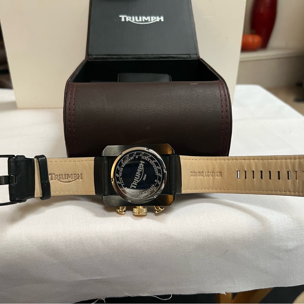 Triumph Motorcycles Men's 3024-05 Scrambler Collection Chronograph Watch - Picture 7 of 8